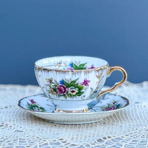 Taza de té y platillo vintage con diseño floral / Hecho en Japón