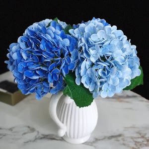Realistic Faux Hydrangea | Lifelike Soft-Touch Bloom with Deceptively Real Petal Feel | Real-Touch Hydrangeas