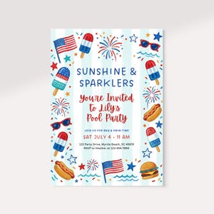 Peut inclure: Une invitation de f&ecirc;te sur le th&egrave;me patriotique. L'invitation pr&eacute;sente le texte "SUNSHINE & SPARKLERS" et "You're Invited to Lily's Pool Party". La conception comprend des illustrations de glaces, de feux d'artifice, de lunettes de soleil, de hot-dogs, de hamburgers et de drapeaux am&eacute;ricains.