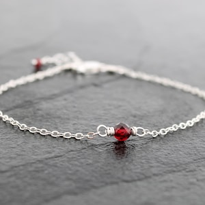 Dainty Garnet Bracelet, Garnet Birthstone Jewelry, January Birthstone Bracelet, Gold Garnet Bracelet, Garnet Bracelet for Women, Silver