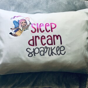 are throw pillows machine washable