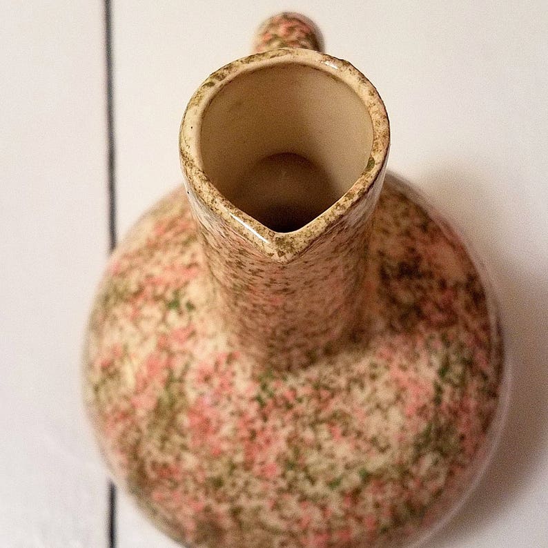 Clinchfield ArtWare Pottery Stippling Pitcher Pink Green Ship Free US48 Contig Cash Family Pottery Vintage Pottery Art /& Crafts Ewer