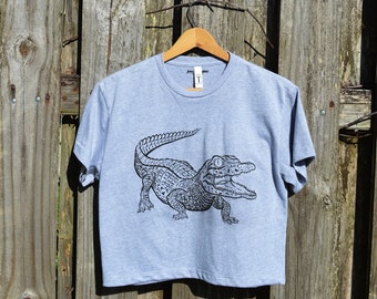 American Alligator Short Sleeve Crop Top. T-Shirt. Womens. Heather Gray. Screen Printed. Cotton Blend.