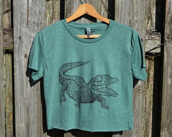 Gator Baby Alligator Short Sleeve Crop Top. T-Shirt. Womens. Heather Pine Green. Screen Printed. Cotton Blend.