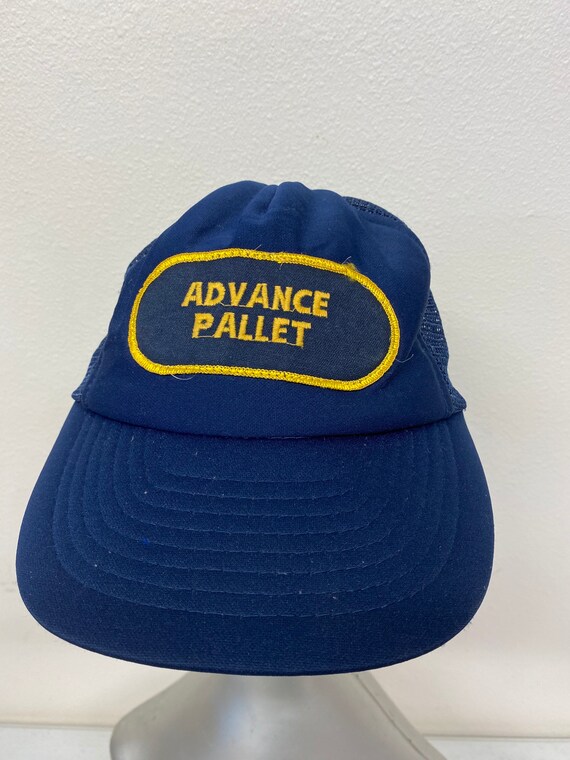 vintage penn pallet trucker Gem