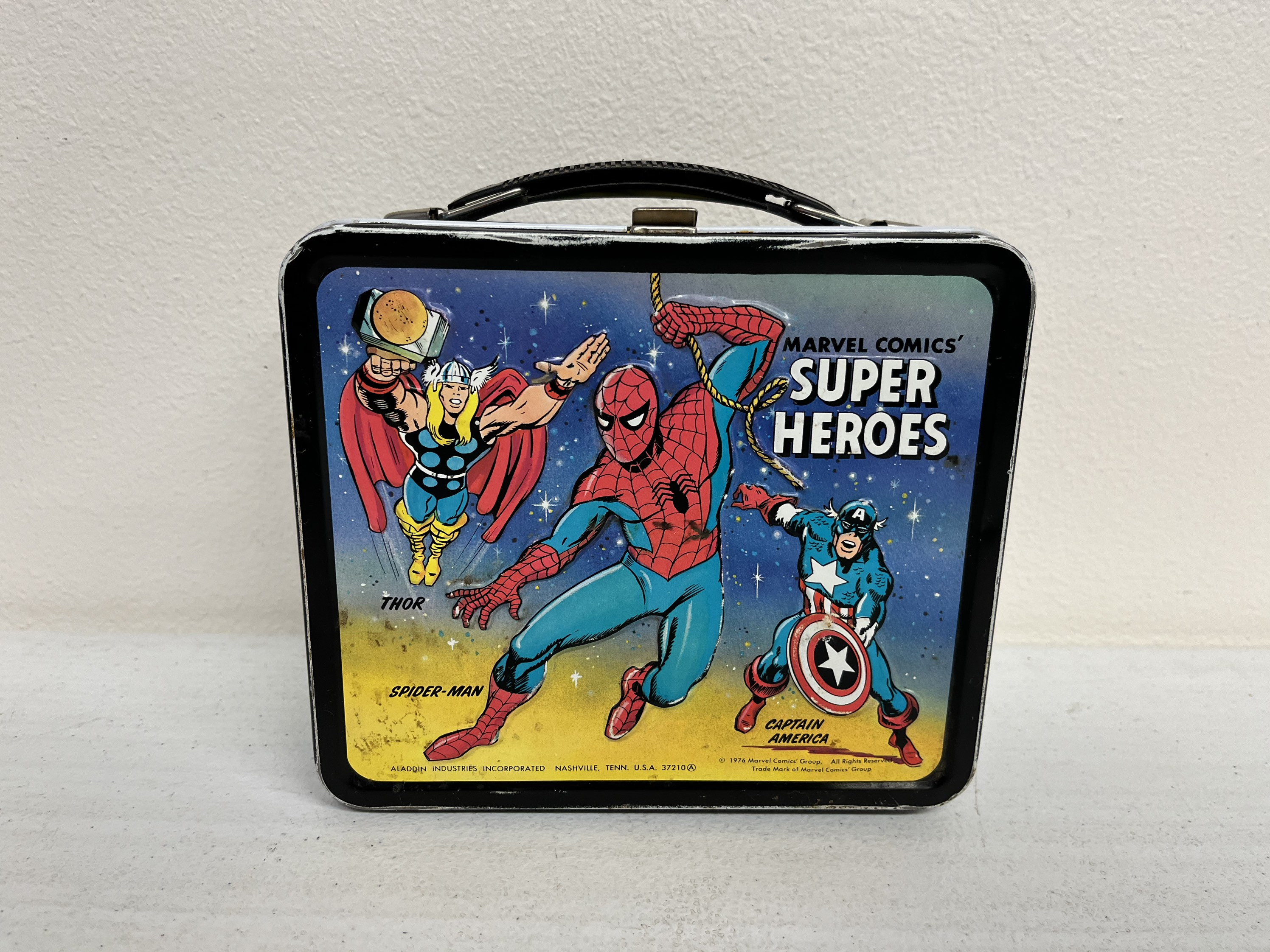 Vintage 1976 Marvel Comics Super Heroes Metal Lunch Box by Aladdin