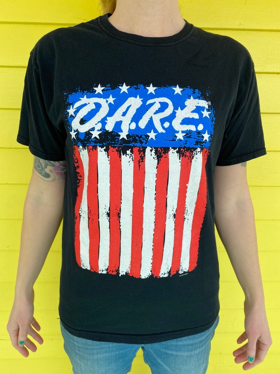 Vintage 1990s DARE American Flag Graphic Tee Fade… - image 1