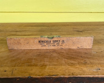 Vintage Newacheck Supply Co  Advertising Ruler and Level