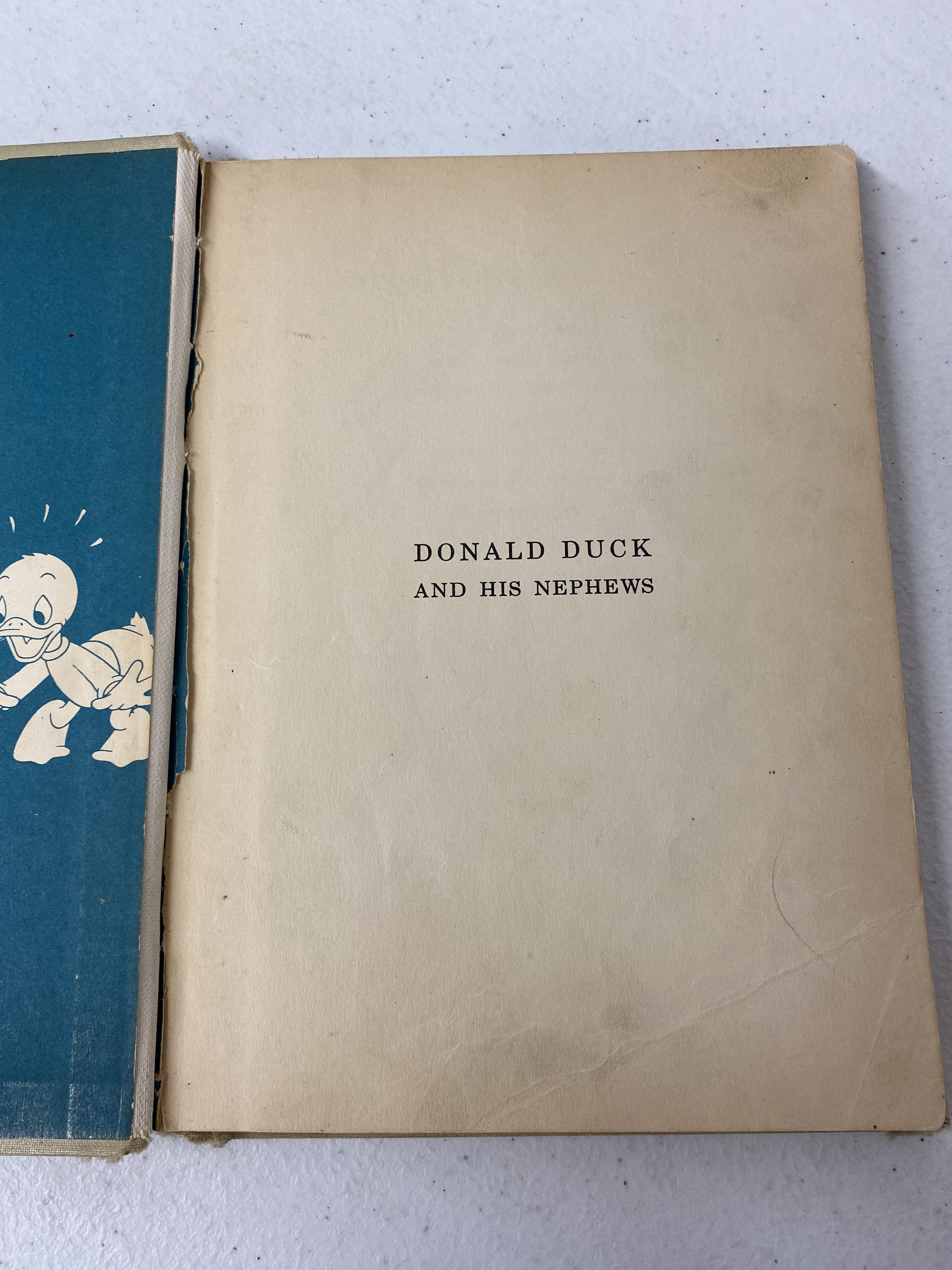 USヴィンテージ洋書　DONALD DUCK and HIS FRIENDS USヴィンテージ洋書 DONALD DUCK and HIS FRIENDS