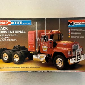 Vintage 1982 Snap Tite Model Kit Mack Conventional Truck in box by Monogram 1/32 Scale