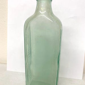 Flacon à médicaments vintage McElree's Cardui Co en verre vert par The Chattanooga Medicine Co