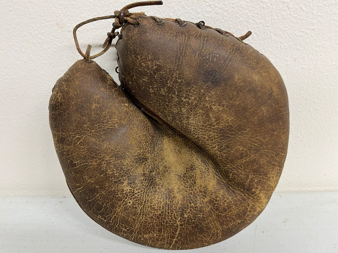 Antique Worn Leather Baseball Glove Catchers Mitt Etsy