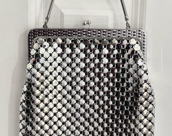 1960s Whiting and Davis Co. silver mesh metal purse