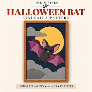 Może przedstawiać: Oprawiony wzór Kinusaiga zatytułowany LINE & FIBER HALLOWEEN BAT przedstawiający ciemnoszarego nietoperza z fioletowymi skrzydłami lecącego na tle dużego żółtego księżyca i szarych chmur na ciemnoniebieskim tle. Zawiera cyfrowe pliki PDF i PNG.