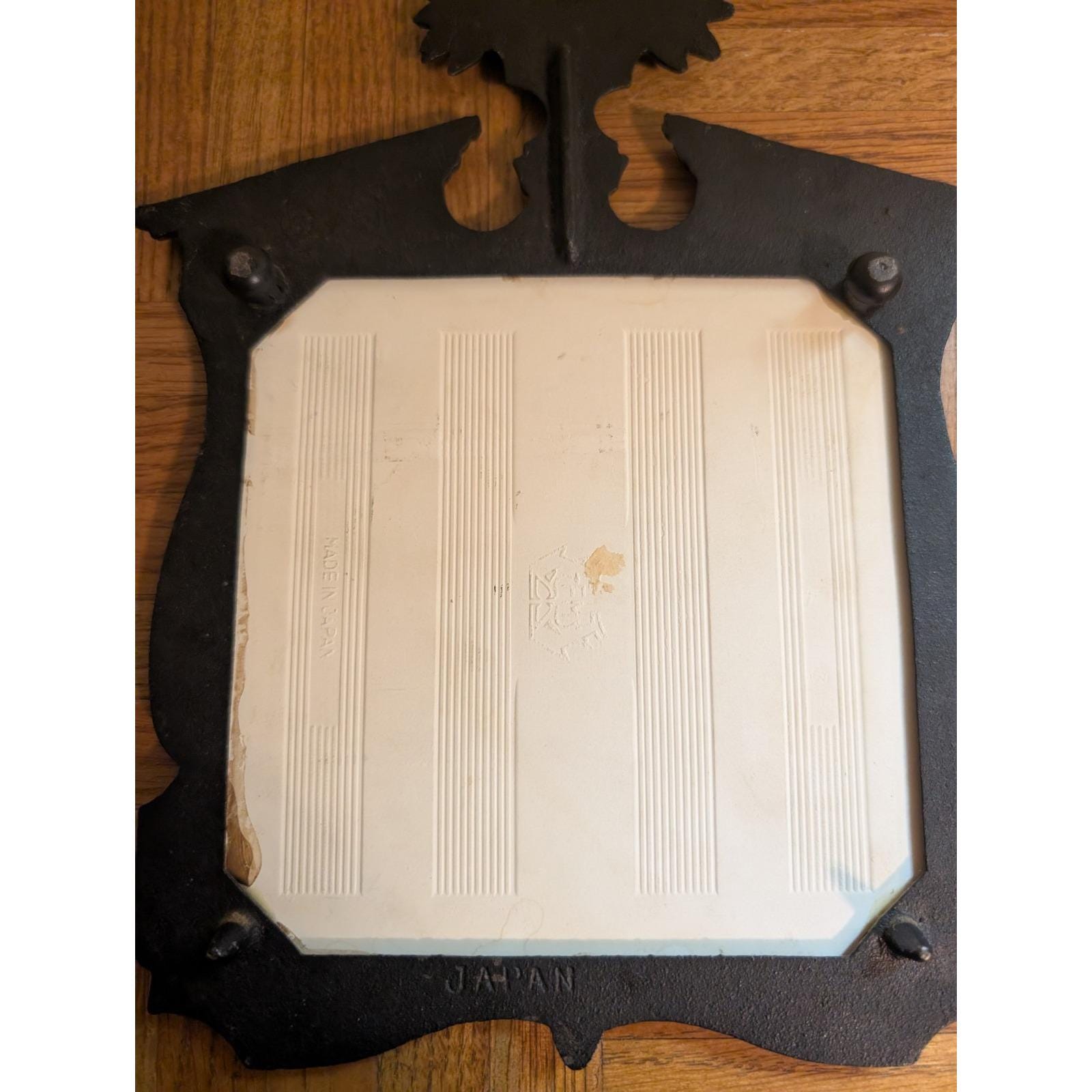 Vintage Cast Iron Trivet Fish or Cut Bait Made in Japan Tile  Vintage Cast Iron Trivet Fish Or Cut Bait   Made In Japan Tile MCM‎ Mid Century main image 1
