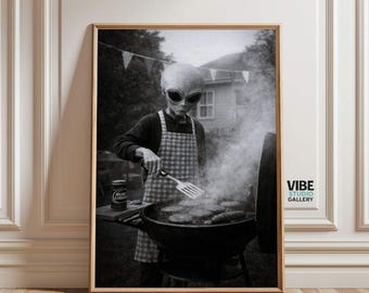Impresión fotográfica de una divertida barbacoa de extraterrestres: Arte mural surrealista de ciencia ficción retro (descarga digital)