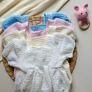Pastel Crinkle Cotton Baby Romper: Soft Summer Bodysuit