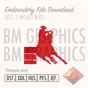 Puede incluir: Descarga de archivo de bordado rojo con una escena de rodeo con un jinete a caballo, carreras de barriles. El diseño mide 12,7 cm de ancho. Incluye formatos DST, XXX, HUS, PES y JEF.