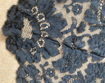 Vintage Black Lace Shawl or Mantilla