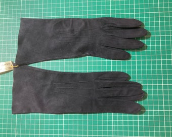 Vintage pair of Dents fine kid gloves size 7 and a half