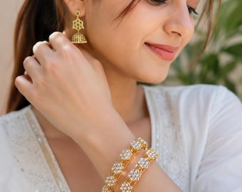 Gold Kundan Braut Armreifen Set: Traditioneller indischer Hochzeitsschmuck