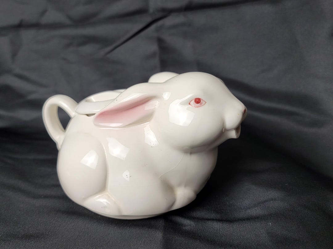 Vintage White Ceramic Bunny Rabbit Teapot With Lid Pink Eyes Easter ...