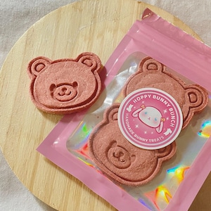 Strawbeary Bear Cookies | 100% Organic Berry Banana Treats for Rabbits and Small Pets (2-Pack)