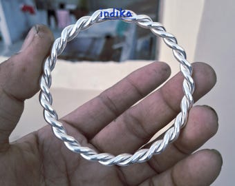 Pulseira rígida grossa e pesada em prata – Pulseiras rígidas torcidas em prata, joias artesanais elegantes, minimalistas e empilháveis.