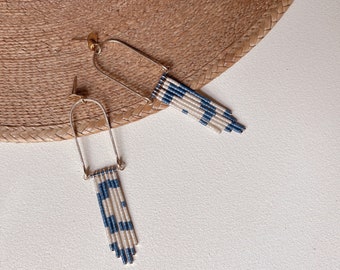 Western Beaded Earrings, Seed Bead Fringe Earrings, Blue and White Southwestern Earrings, Light Weight Fringe Earrings, WOVEN BEADED EARRING