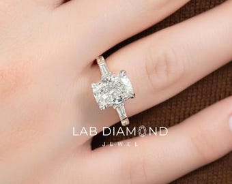 細長いクッションカットのラボグロウンダイヤモンド婚約指輪：14K 