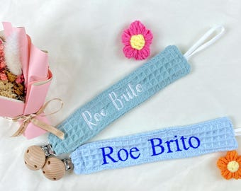 Nappklämmor // Nappklämma, Monogram Nappklämma, Napphållare, Broderat Anpassat Namn, Personlig Babypresent, Flicka, Pojke