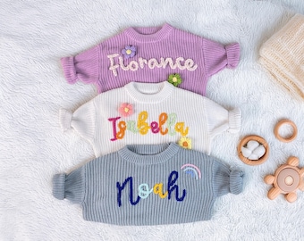 Sweter z imieniem dziecka: haftowany sweterek dla noworodka, prezent na pierwsze urodziny, prezent na baby shower