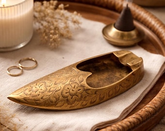 Vintage Handgravierter Messingschuh-Aschenbecher - Florales indisches Dekor