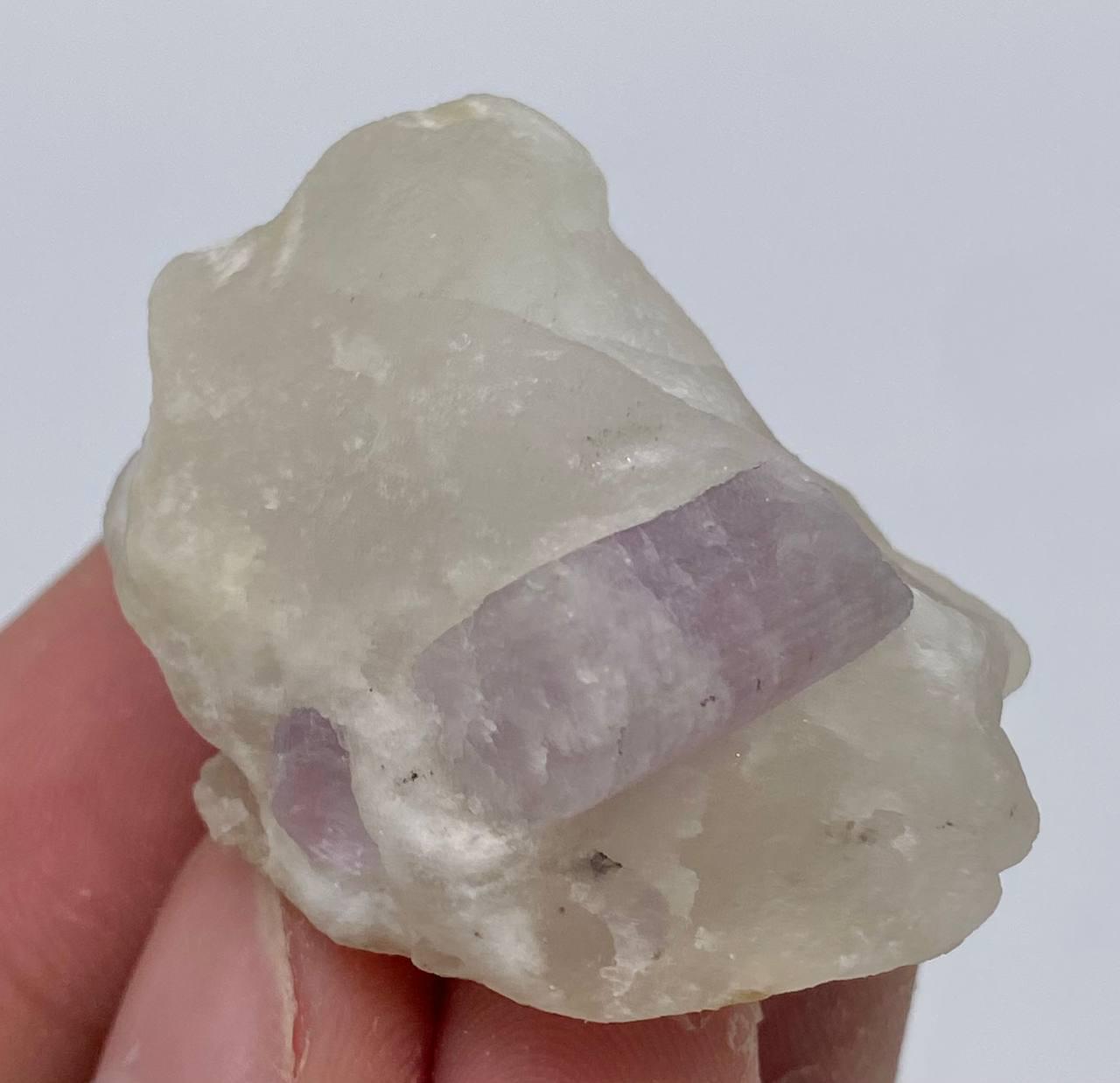 天然蛍光スカポライト結晶（母岩標本、アフガニスタン） - Etsy 日本