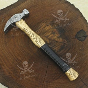 Damascus Steel Claw Hammer, Hand Forged Carpenter Hammer with Wooden Handle, Unique Tool Gift for Him, Dad, or Workshop Use