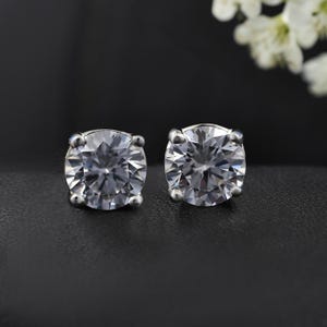 14K Gold Lab Grown Diamond Stud Earrings: Minimalist 0.50 Ct