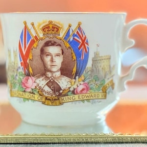 Rare 1937 King Edward VIII Coronation Mug – Aynsley Bone China – Empire Emblems – Windsor Castle – Royal Memorabilia