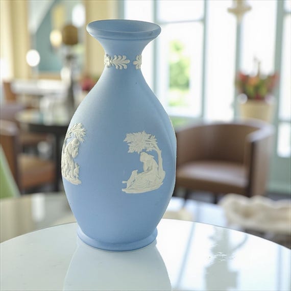 ウェッジウッド ジャスパーウェア 花瓶 • 青と白のレリーフ クラシカル