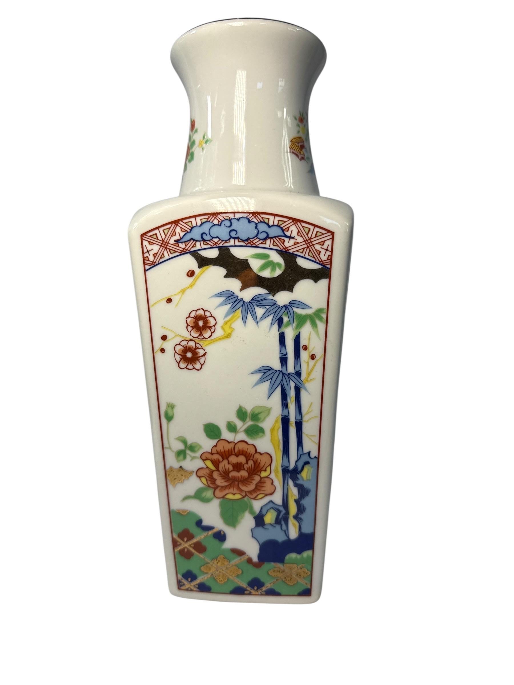 ヴィンテージ宮古伊万里花瓶: 10インチ日本磁器の花のディスプレイ