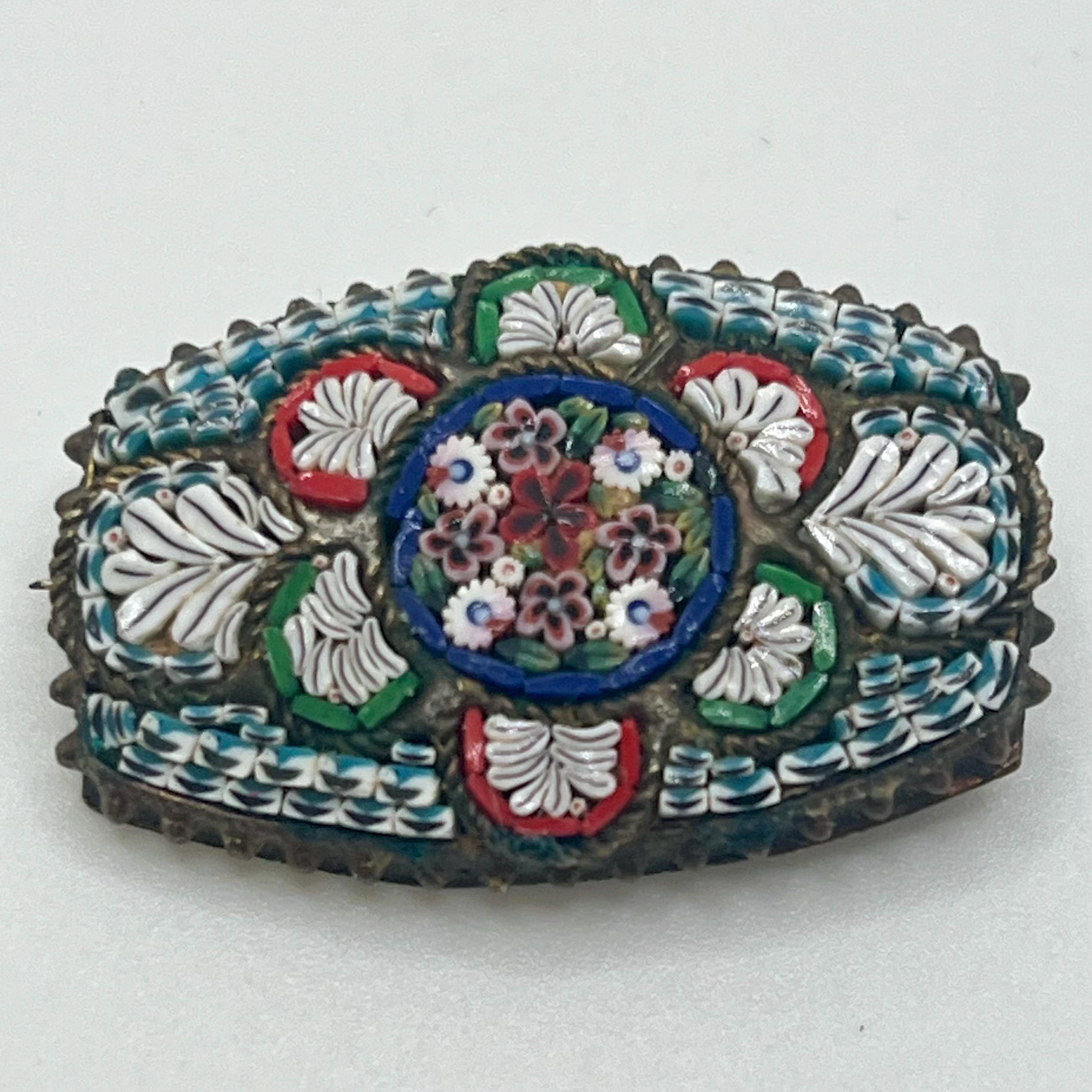 Broche Vintage En Micro Mosaïque Polychrome Décorée De Fleurs - Occasion, Pièce Artisanale Unique