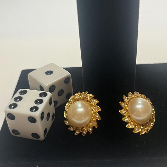 Vintage Richelieu gold tone pearl and faux diamon… - image 9