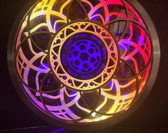Regenbogen Mandala - Glühende Laser Cut Wandkunst mit LEDs und Animierten Lichtern