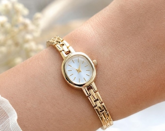 Small Gold Watch for Women, Vintage Dainty Gold Bracelet Wristwatch, Oval White Dial