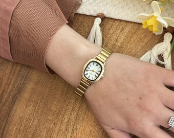 Dainty Oval Dial Watch, Vintage Silver Ladies Watch, Minimalist Style