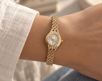 Dainty Gold Watch for Women, Small Round Dial Cocktail Watch, Petite Vintage Wristwatch