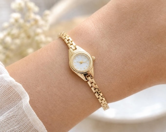 Vintage Gold Womens Watch, Dainty Tiny Gold Wristwatch for Her, Small Minimalist Jewelry