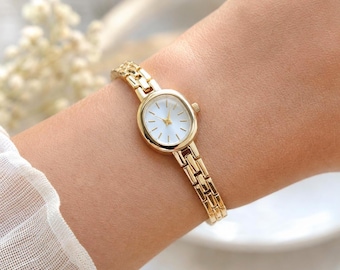 Small Gold Watch for Women, Vintage Dainty Gold Bracelet Wristwatch, Oval White Dial
