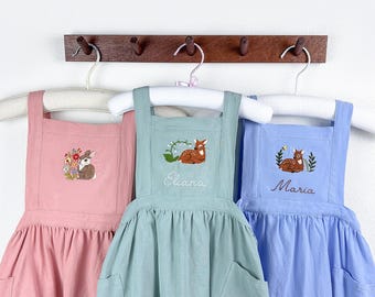 Personalized Children's Aprons, Custom Hand-Embroidered，Cotton-Linen Blend, Ideal Birthday & Holiday Gifts for Kids  T29-T32