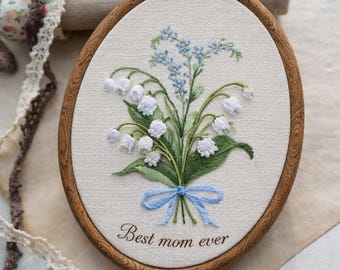 Hand-Embroidered Personalized Wall Hanging, Birth Flower Design with Custom Name, Keepsake Gift for Mothers and Grandmothers Mothers Day
