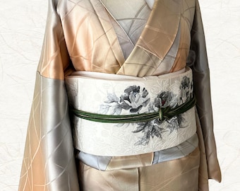 Kimono Komon japonés de seda vintage – Naranja claro con degradado gris, sin usar.